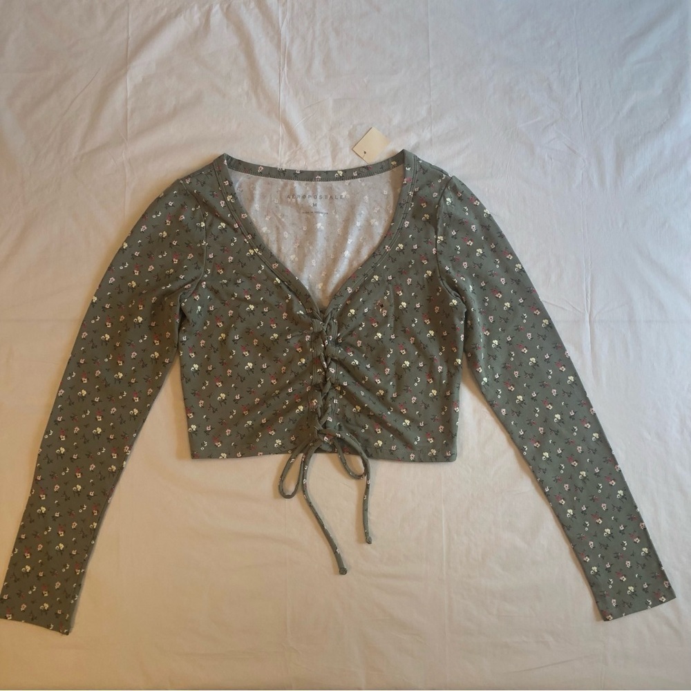NWT Aeropostale Green Floral Long Sleeve Crop Top Size M